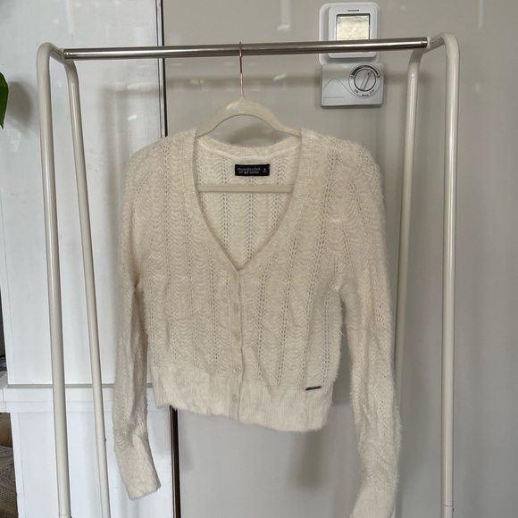 Cozy Abercrombie Button-down Cardigan - Picture 1 of 3